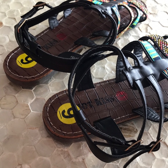 NWOB Hot KISS Colorful Leather Sandals! - Picture 3 of 4